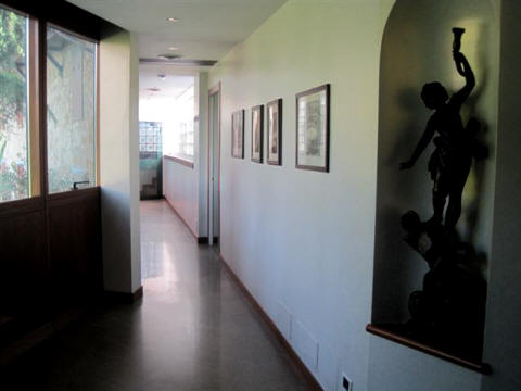 Una veduta dei corridoi dell'albergo Villa e Roma di Palazzolo - Brescia 